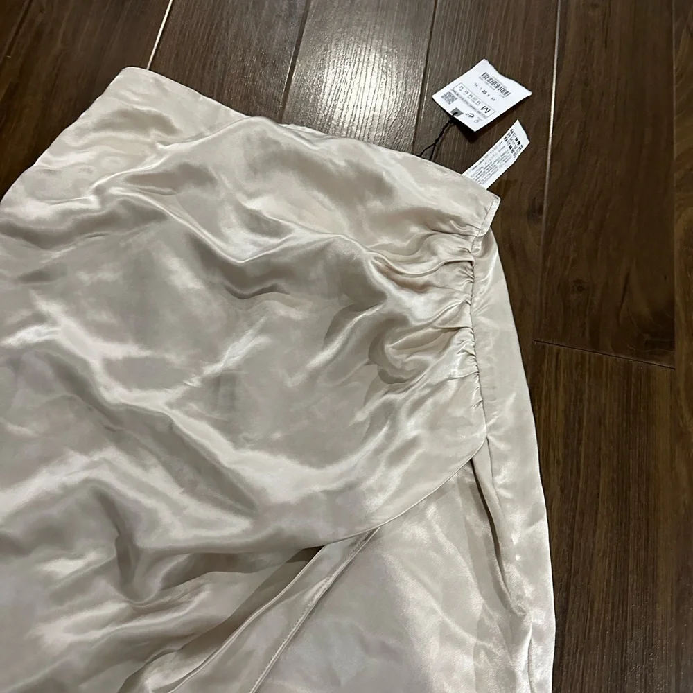 Zara satin effect cream skirt and corset top - Picture 6 of 9